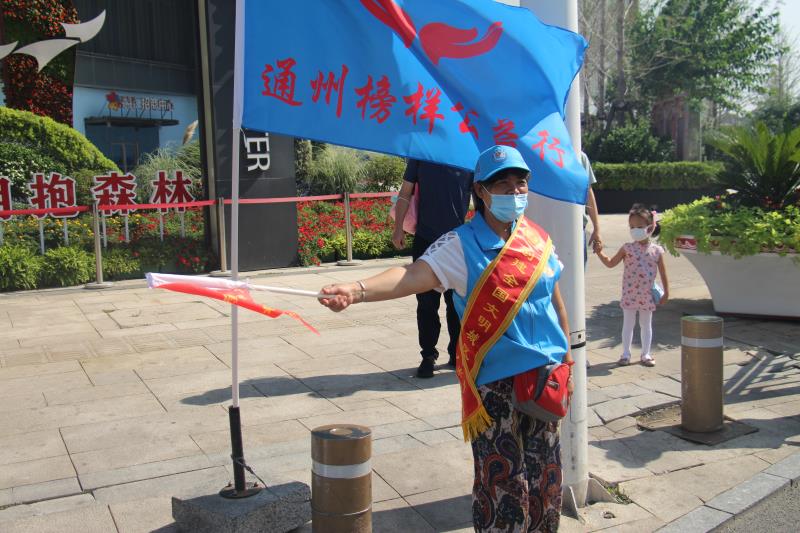 <strong>大鸡巴狂操嫩逼喷水视频</strong>